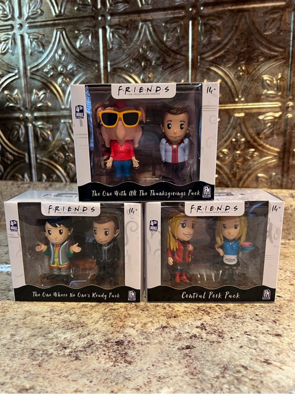FRIENDS The 4th Wall Collection NWT